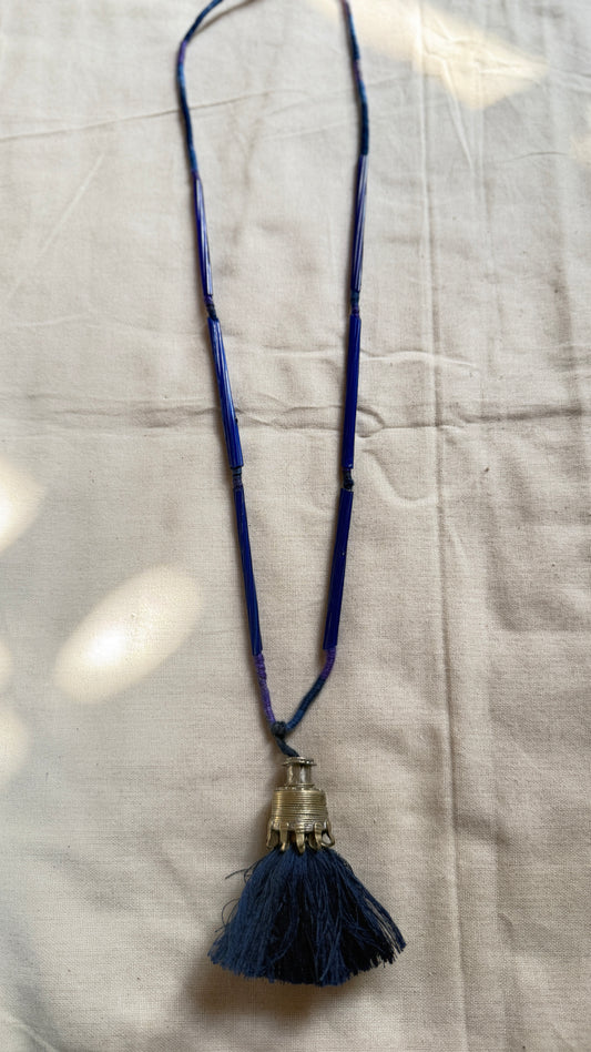 Navy dull vintage necklace