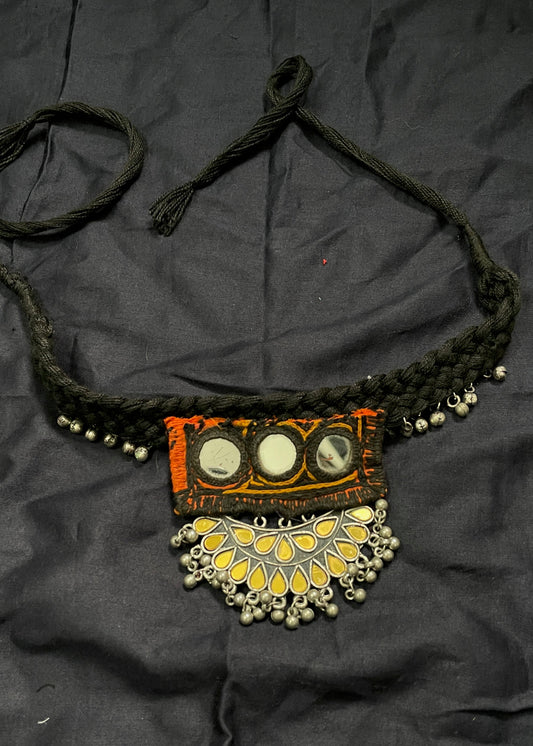 Amber Noir Vintage Necklace Gamthi Fashion