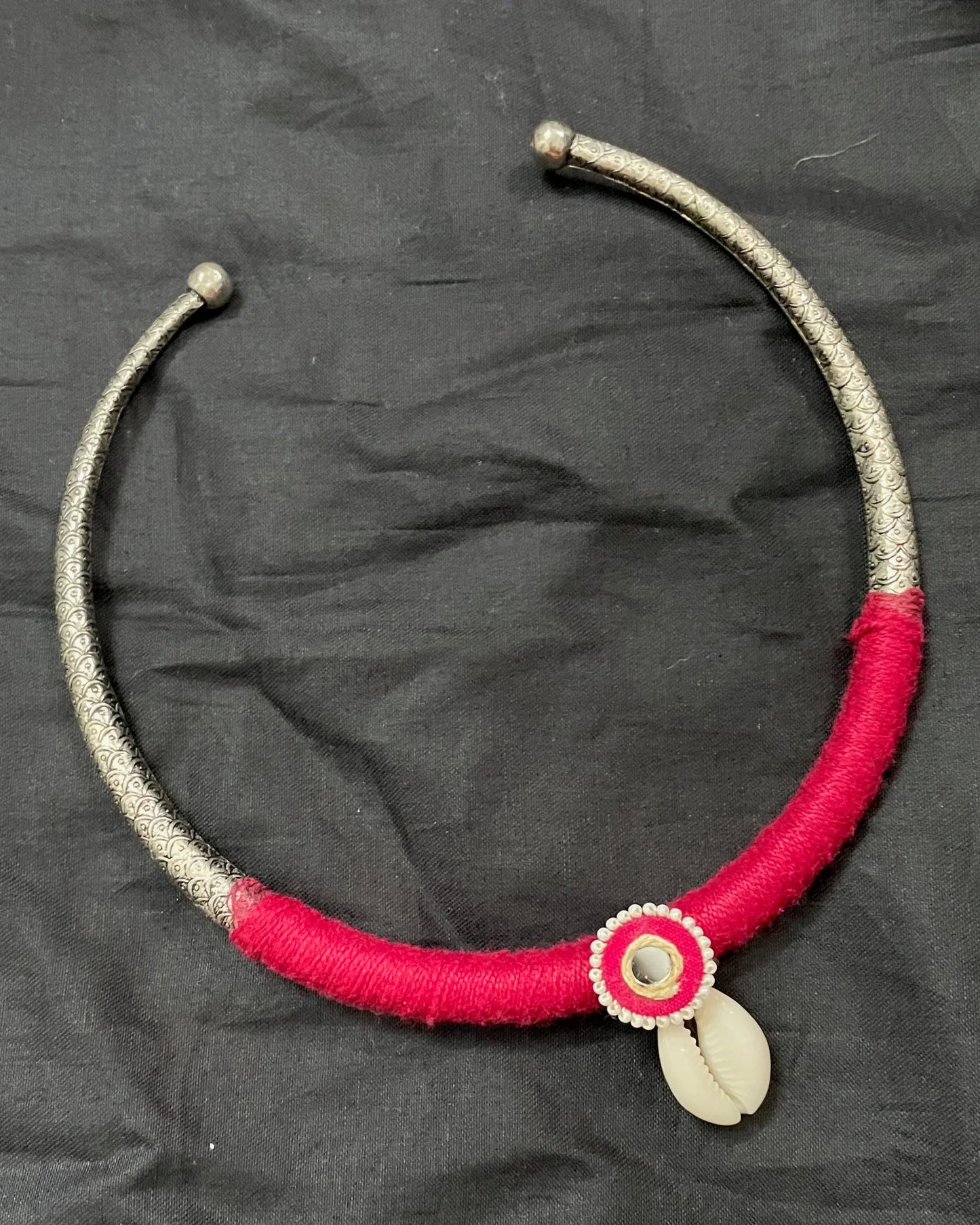 Gulaabi Noor Choker
