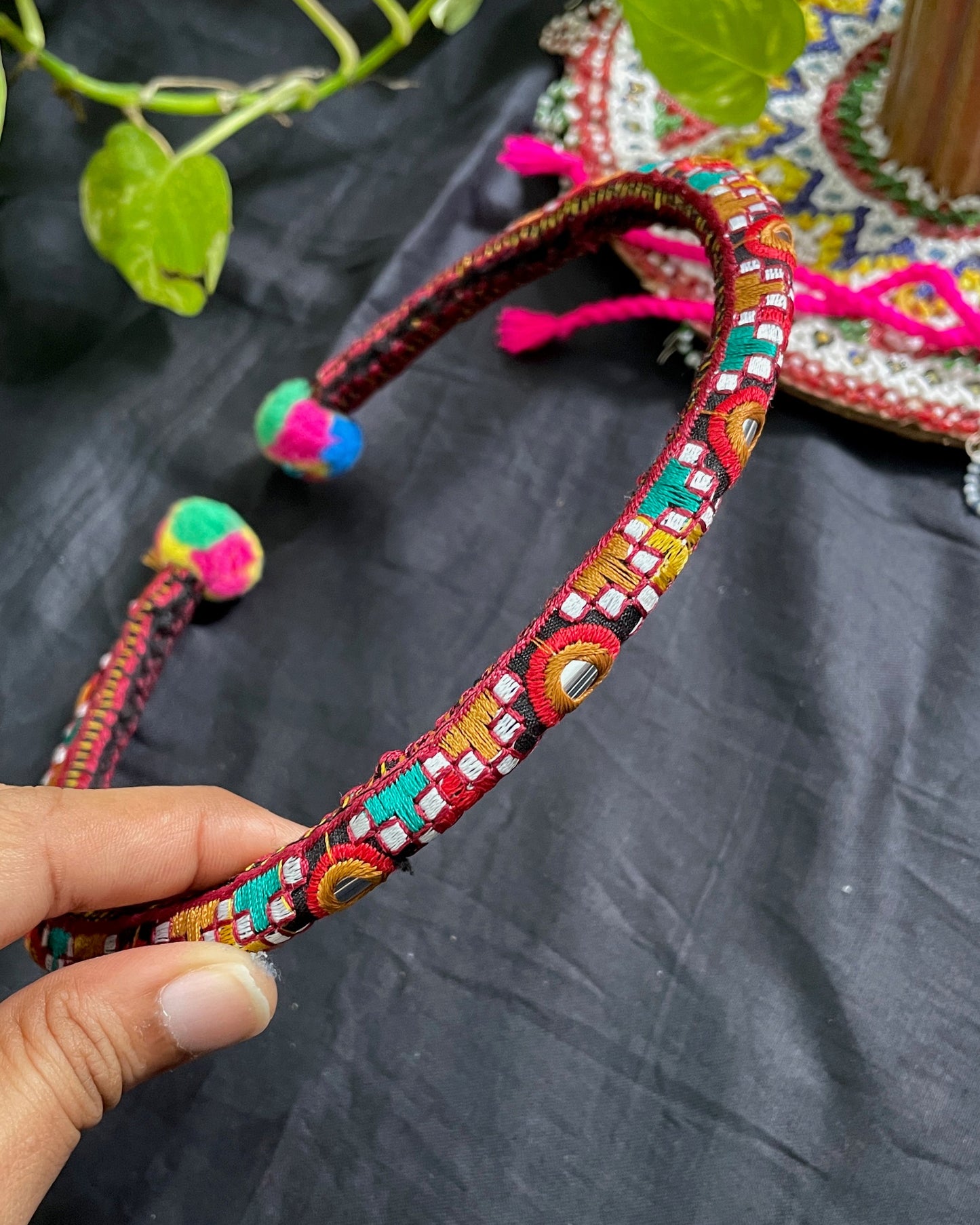 Red Kutchi Hasli By Gamthi Fashion