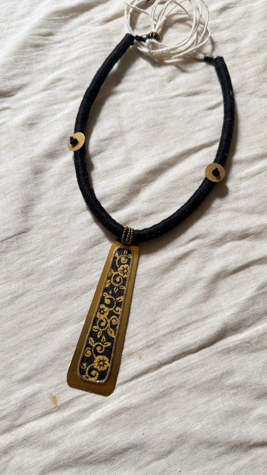 Riwaayat (black)