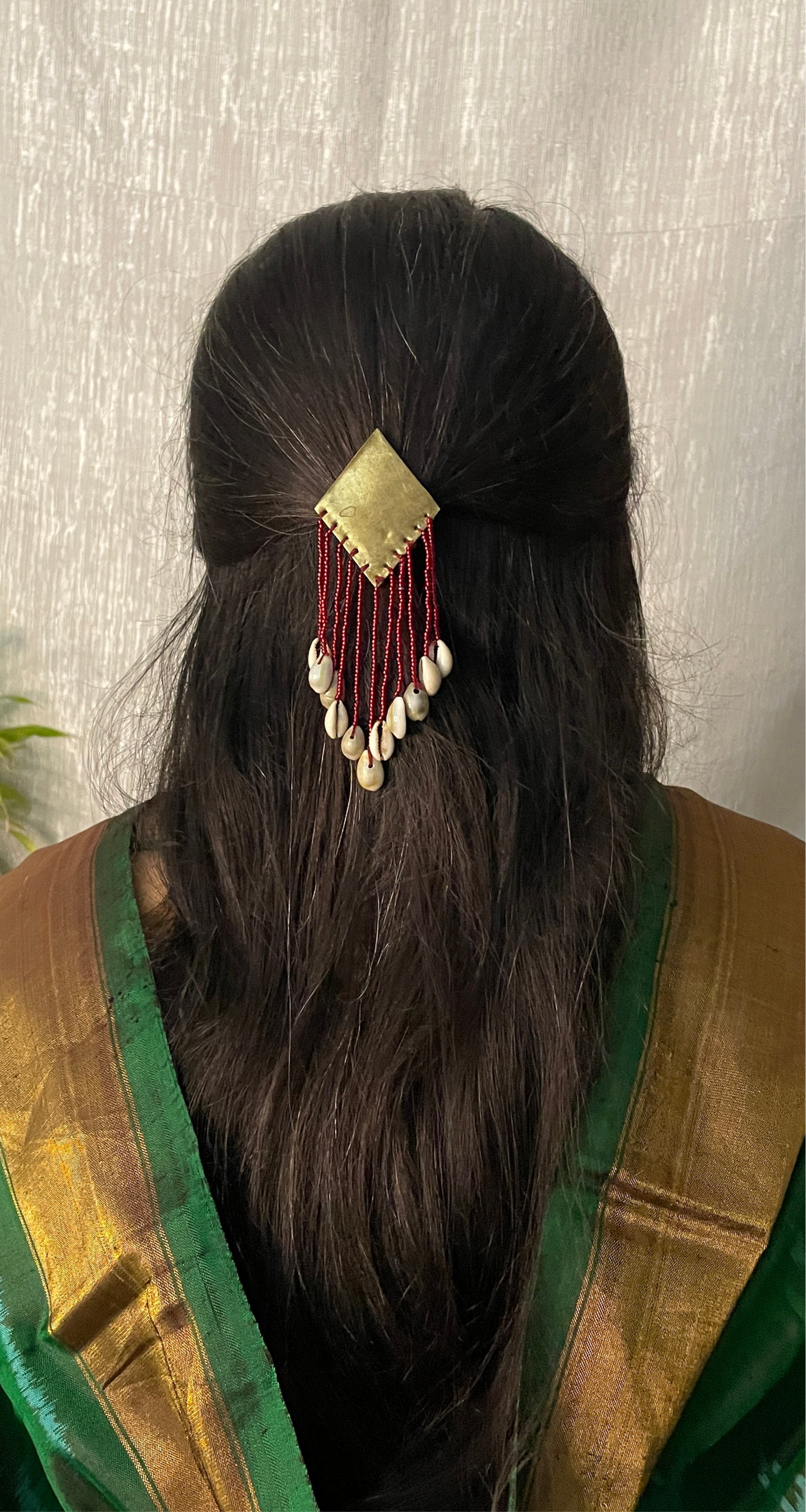 Red Diamond Shell Tassel Brass Hair Clip