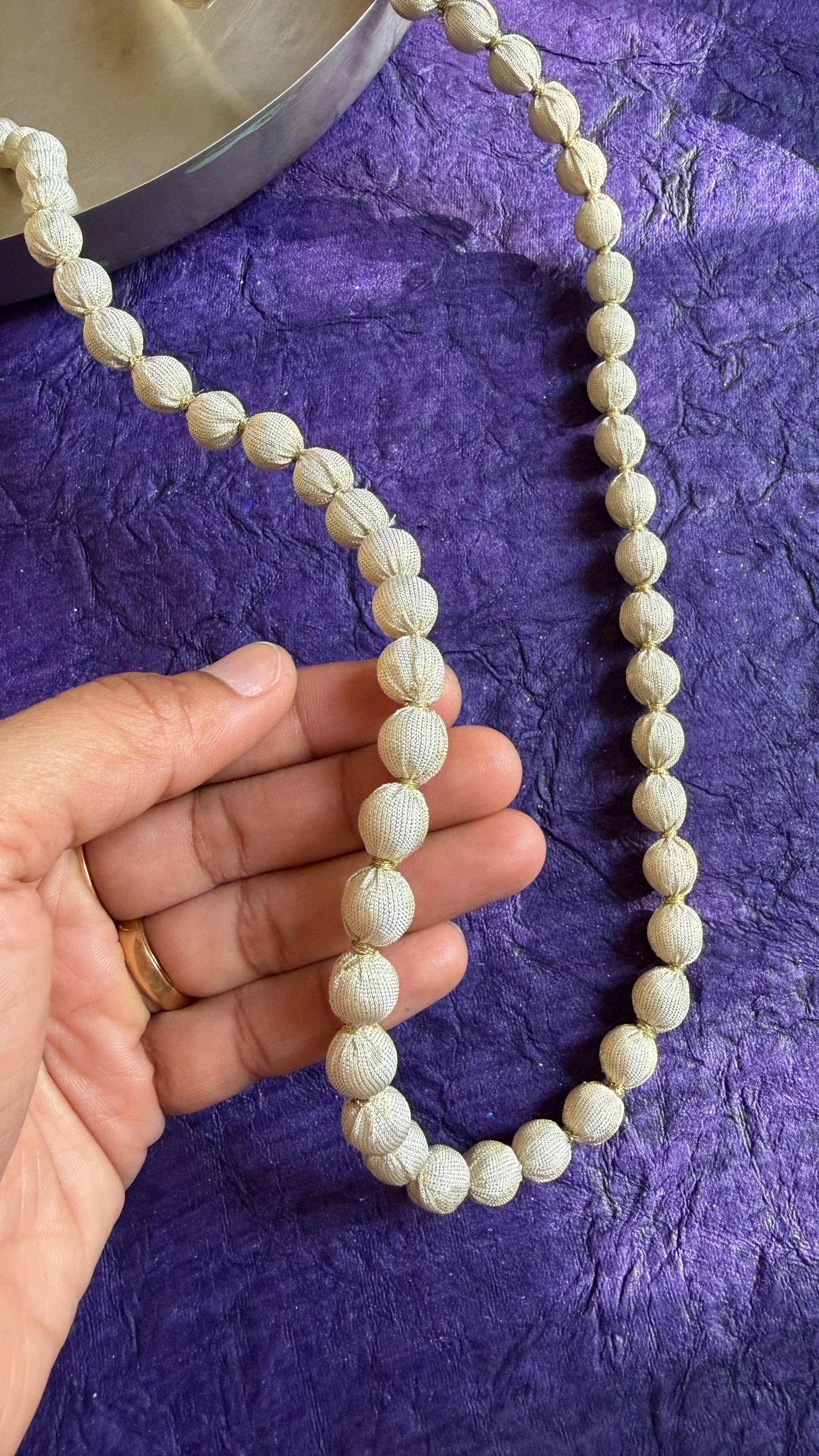 Cream mala