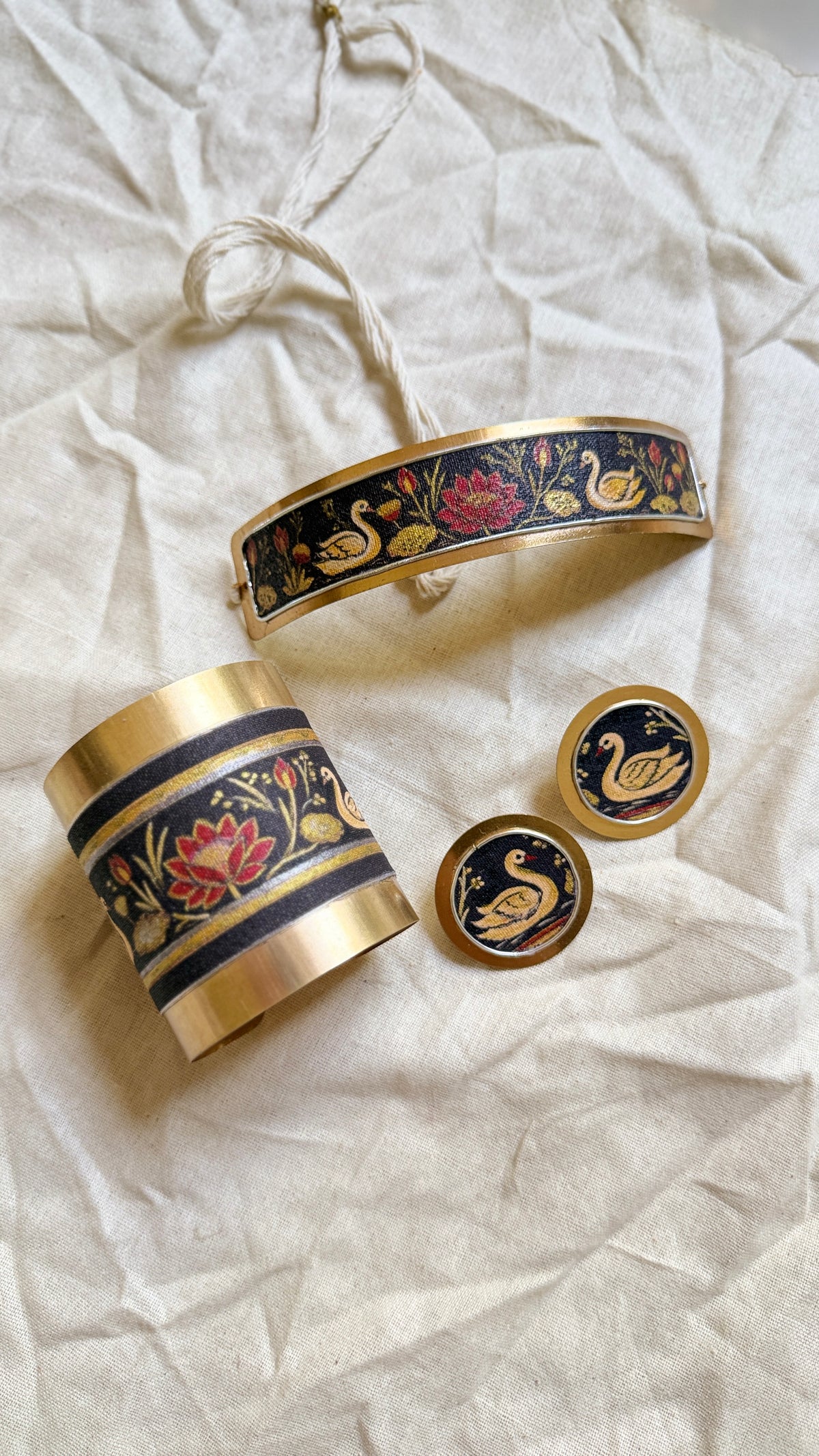 Swan full set (necklace, earrings, handcuff)