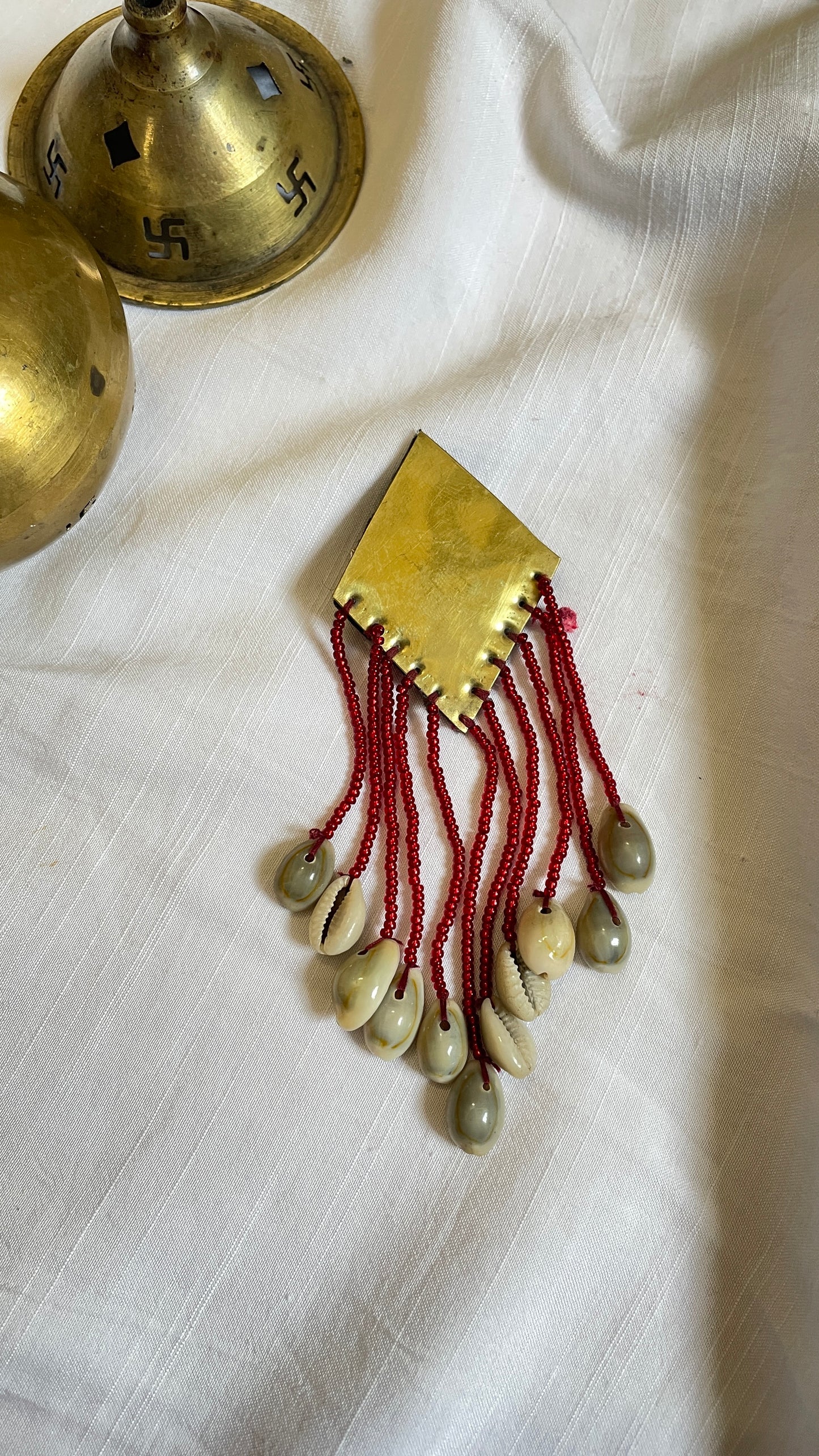 Red Diamond Shell Tassel Brass Hair Clip