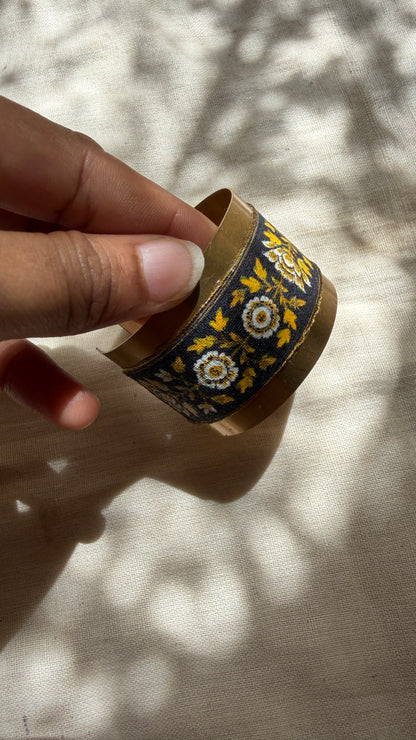 Handcuff 09