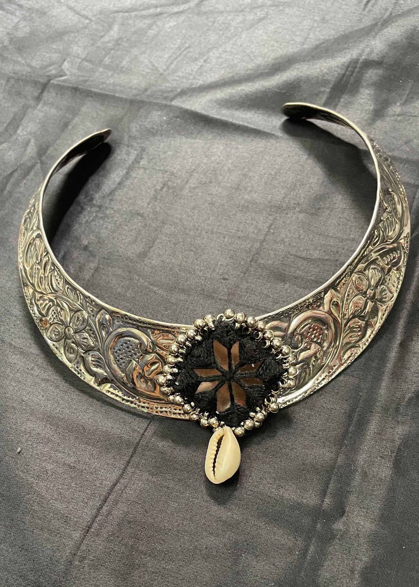 Royal Light Silver Choker
