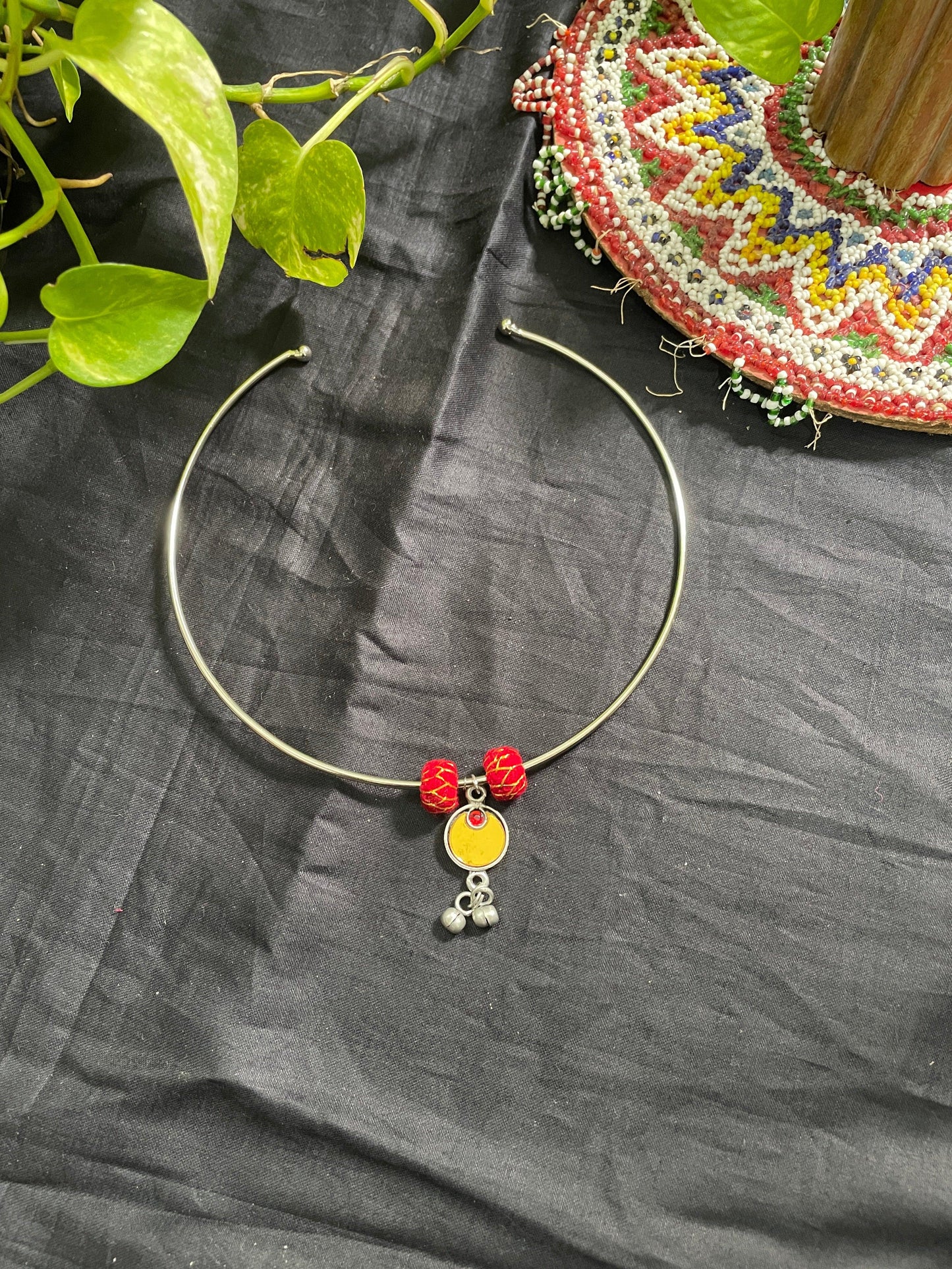 Surkhi Choker