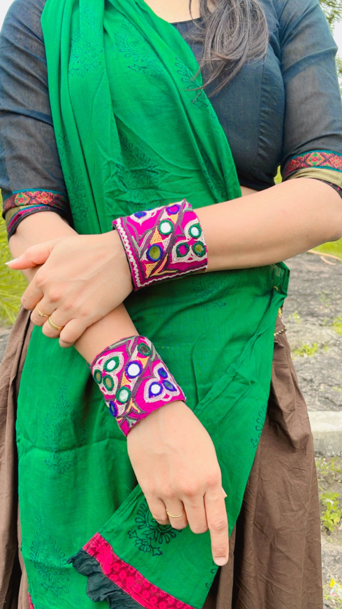 Magenta Mirage Hand Cuff