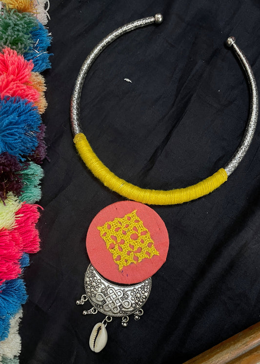 Light Pink Kutchi Necklace By Gamthi Fashion